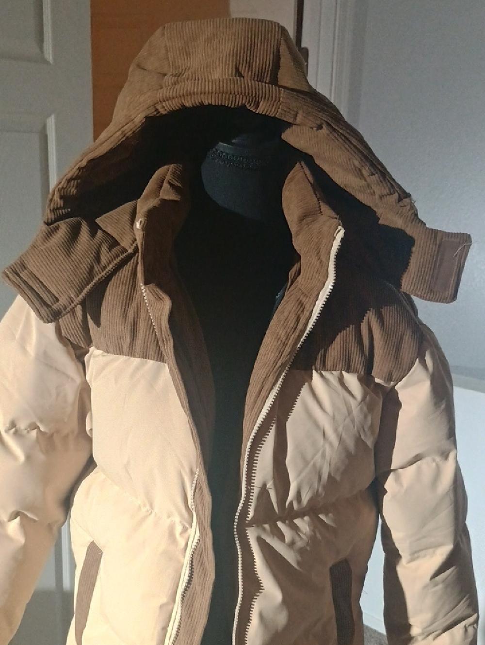 New Women's Two-Tone Hooded Puffer Jacket - Beige & Brown